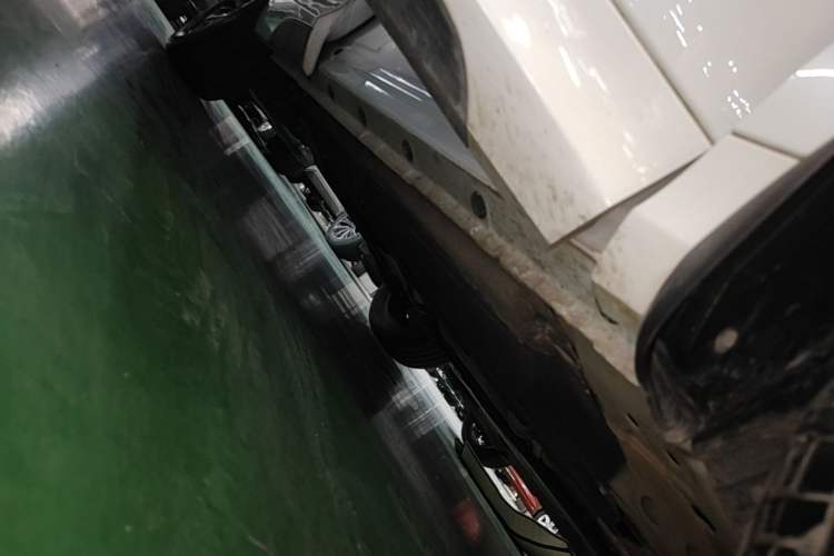 Used FORTHING T5 EVO 2021 1.5TD DCT Diamond Edition Right Side Sill