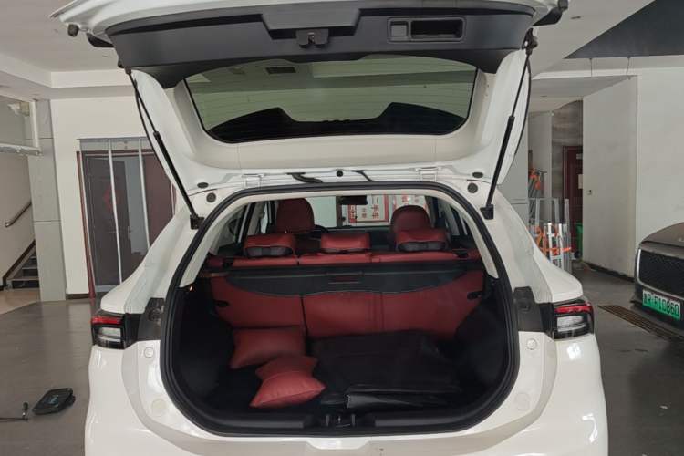 Used FORTHING T5 EVO 2021 1.5TD DCT Diamond Edition Trunk