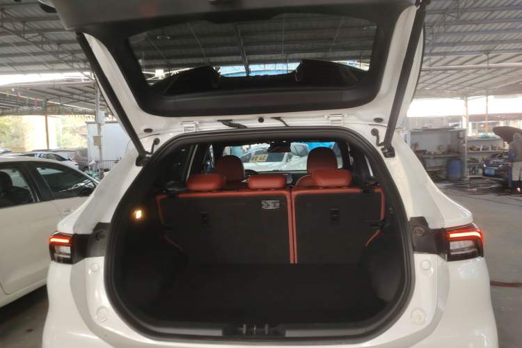 Used FORTHING T5 EVO 2021 1.5TD DCT Starry Edition Trunk