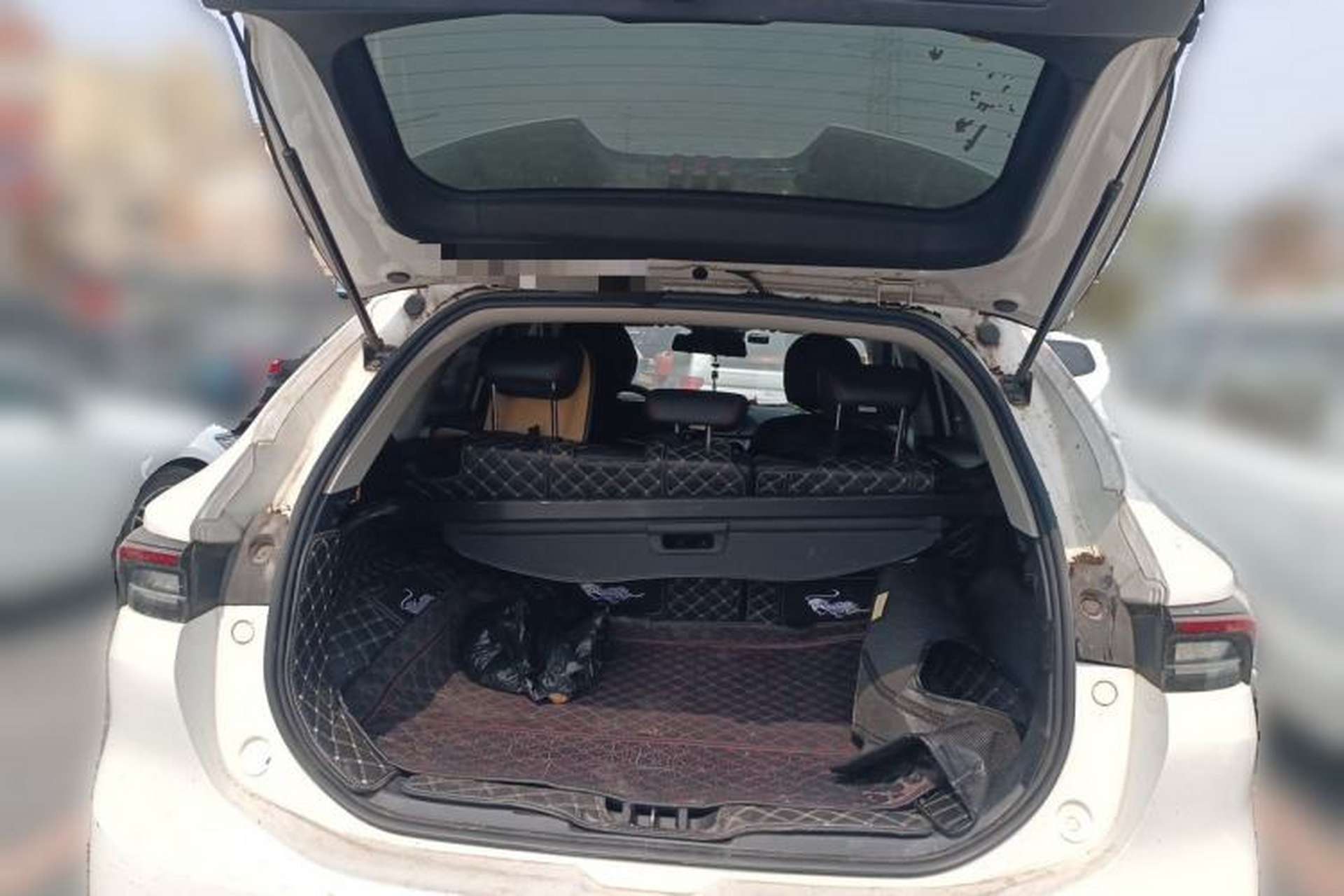 Used FORTHING T5 EVO 2021 1.5TD DCT Diamond Edition Trunk