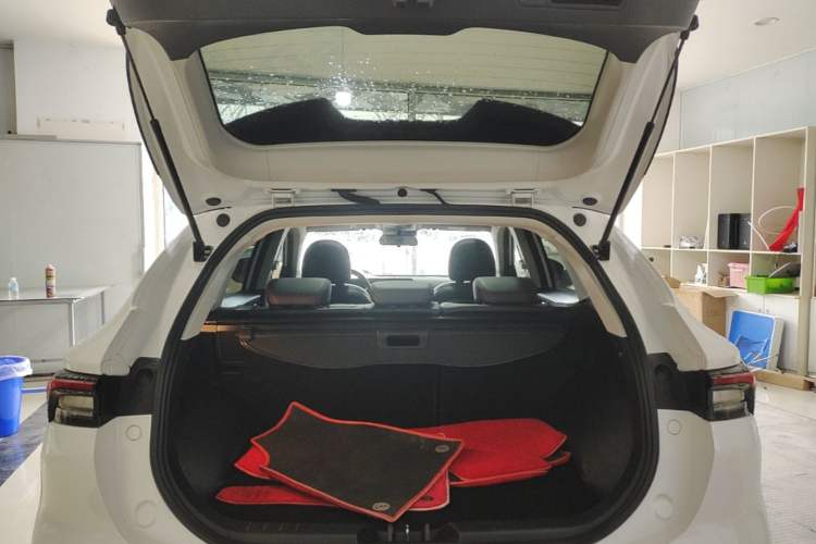Used FORTHING T5 EVO 2021 1.5TD DCT Diamond Edition Trunk