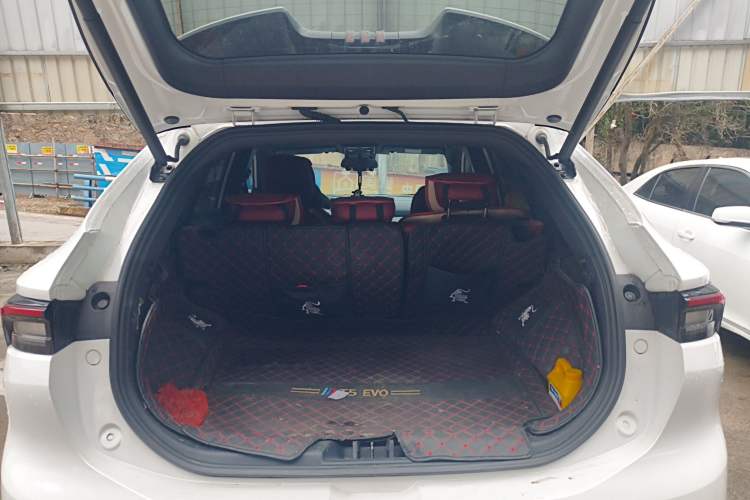 Used FORTHING T5 EVO 2021 1.5TD DCT Starry Edition Trunk