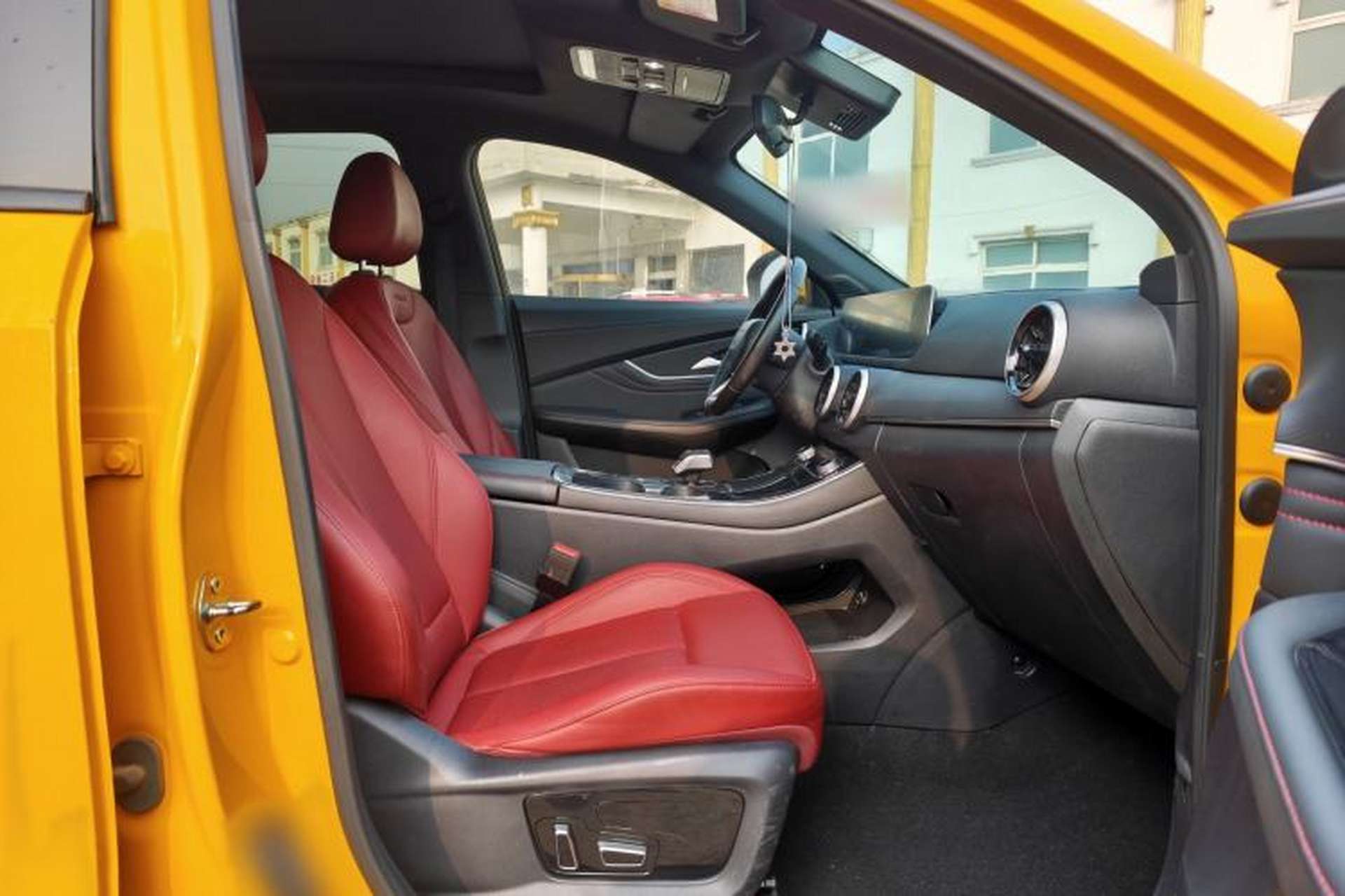 Used FORTHING T5 EVO 2021 1.5TD DCT Starry Edition Heatwave Right Front Seat