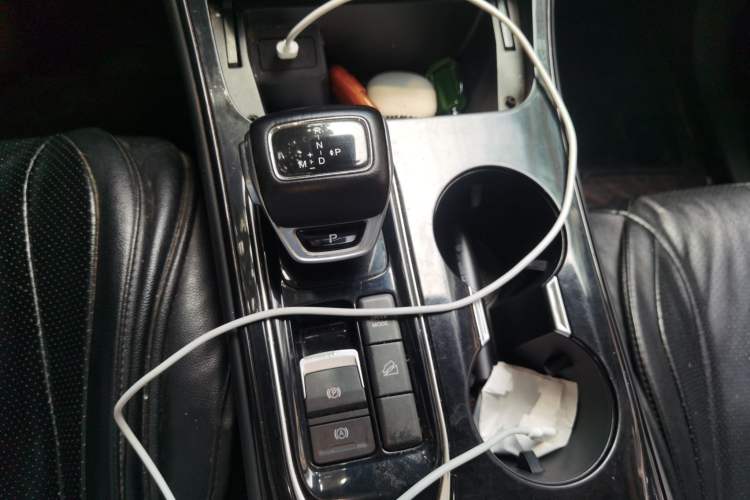 Used FORTHING T5 EVO 2023 1.5TD DCT Diamond Edition Gear Lever