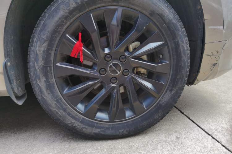 Used FORTHING T5 EVO 2023 1.5TD DCT Diamond Edition Right Front Wheel Hub