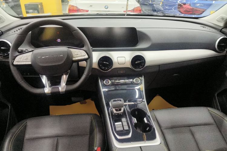 Used FORTHING T5 EVO 2024 1.5TD DCT Starry Edition Center Console