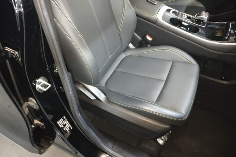 Used FORTHING T5 EVO 2024 1.5TD DCT Starry Edition Right Front Seat