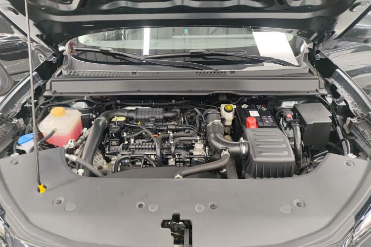 Used FORTHING T5 EVO 2024 Kungfeng Edition 1.5TD DCT Custom Model Engine Bay