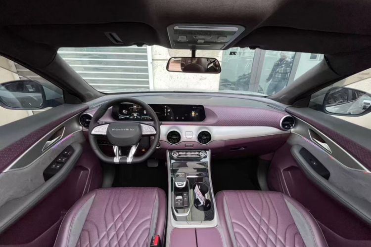 Used FORTHING T5 EVO 2024 1.5TD DCT Starry Edition Interior 3