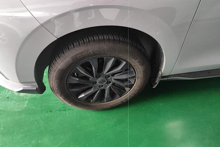 Used FORTHING T5 EVO 2024 Kungbiao Edition 1.5TD DCT Platinum Model Left Front Wheel Hub