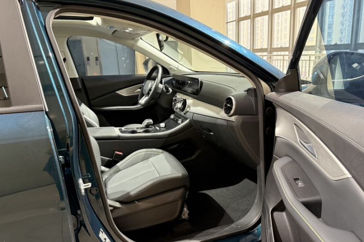 Used FORTHING T5 EVO 2024 1.5TD DCT Starry Edition Interior 7