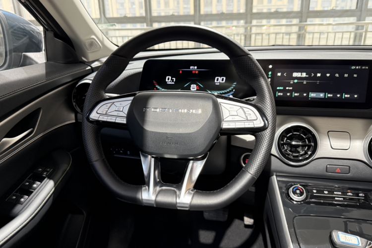 Used FORTHING T5 EVO 2024 1.5TD DCT Starry Edition Interior 8
