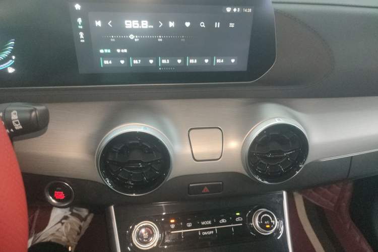 Used FORTHING T5 EVO 2024 Kungbiao Edition 1.5TD DCT Platinum Model Audio And AC Panel