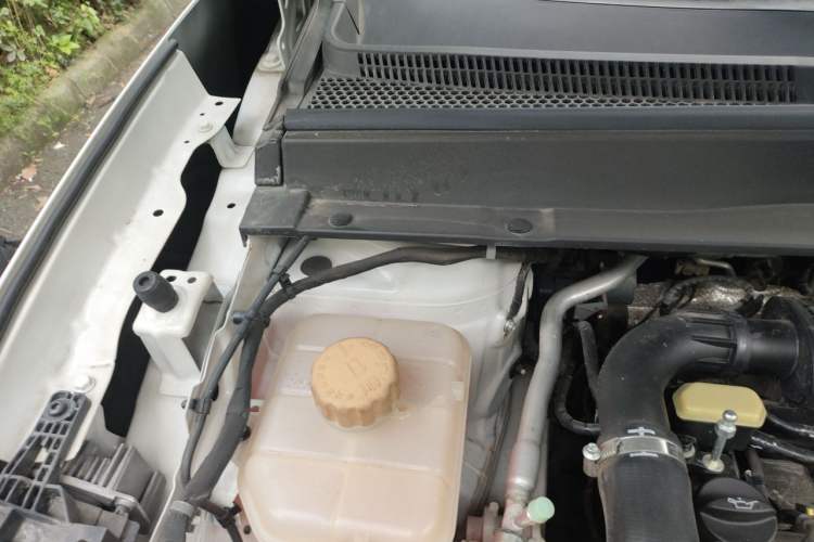 Used FORTHING T5 EVO 2024 Kungbiao Edition 1.5TD DCT Platinum Model Engine Bay Right