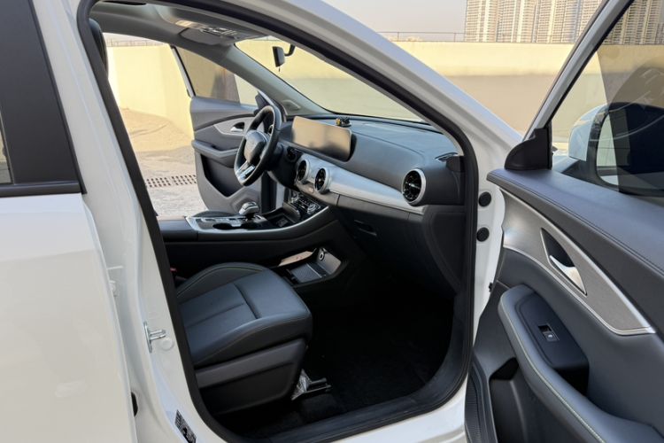 Used FORTHING T5 EVO 2024 1.5TD DCT Starry Edition Interior 5