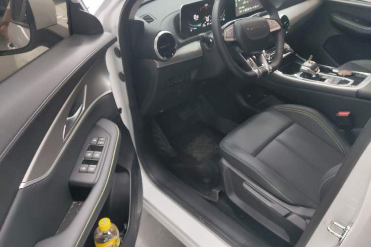 Used FORTHING T5 EVO 2024 1.5TD DCT Starry Edition Interior 6