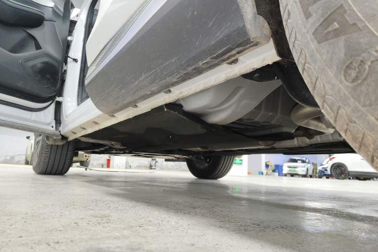 Used FORTHING T5 EVO 2024 1.5TD DCT Starry Edition Left Side Sill