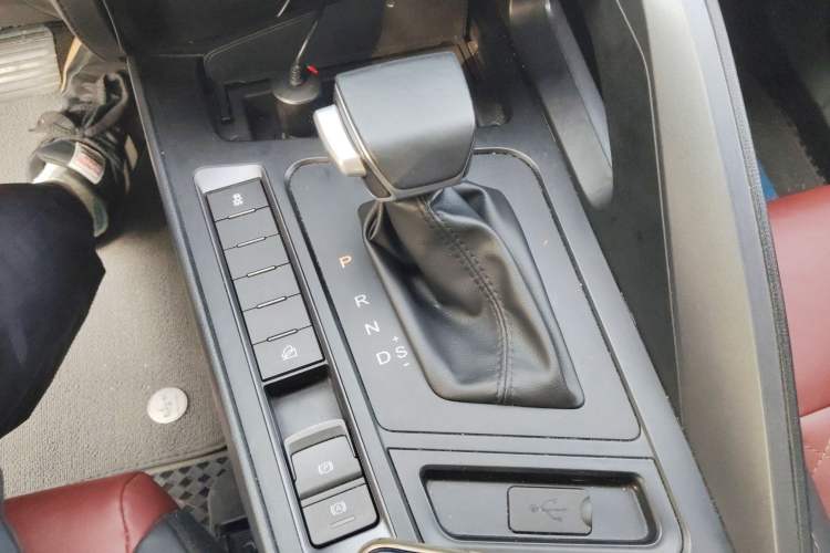 Used FORTHING T5L 2020 1.5T Automatic Luxury 7-Seater China VI Standard Gear Lever