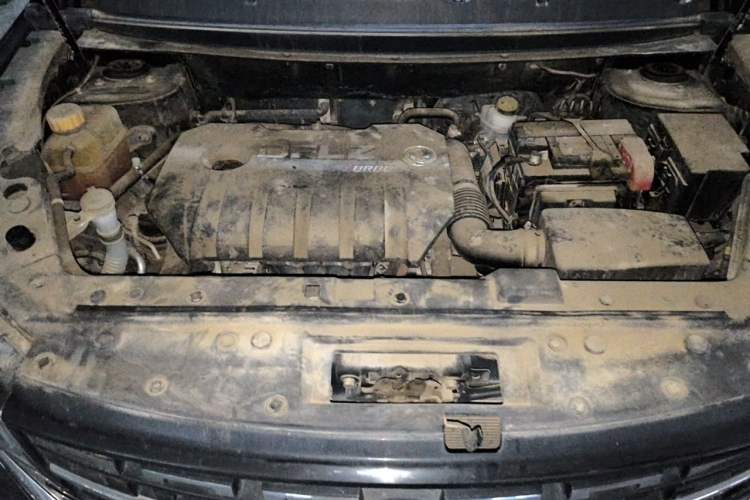 Used FORTHING T5L 2019 1.5T CVT Luxury 7-Seater Engine Bay