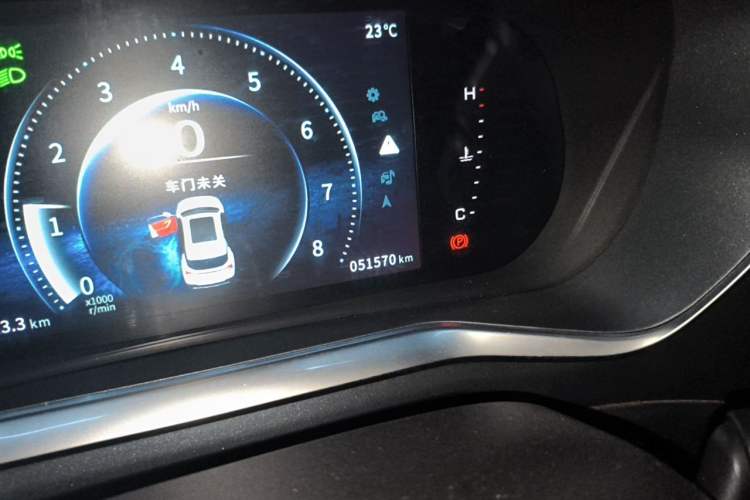 Used FORTHING T5L 2019 1.5T CVT Luxury 7-Seater Odometer Close Up