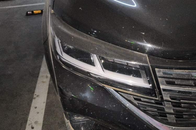 Used FORTHING T5L 2019 1.5T CVT Luxury 7-Seater Right Front Headlight
