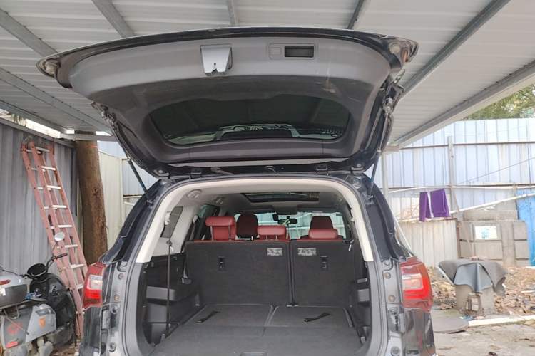 Used FORTHING T5L 2019 1.5T CVT Luxury 7-Seater Trunk