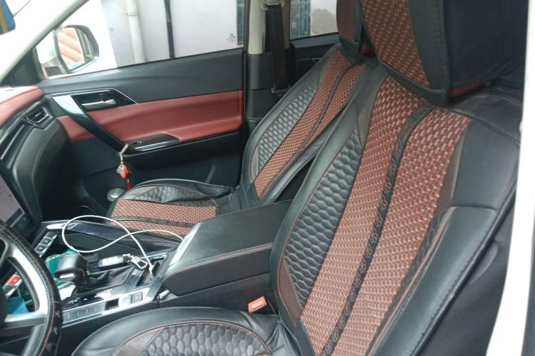 Used FORTHING T5L 2019 1.5T CVT Luxury 7-Seater Left Front Seat