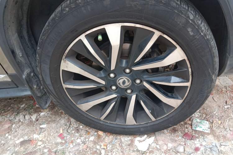 Used FORTHING T5L 2019 1.5T CVT Luxury 7-Seater Right Front Wheel Hub