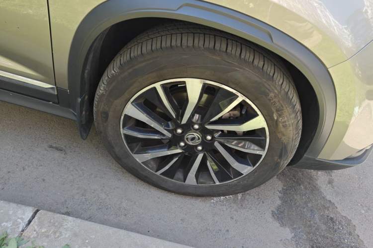 Used FORTHING T5L 2019 1.6TD DCT Luxury 7-Seater Right Front Wheel Hub