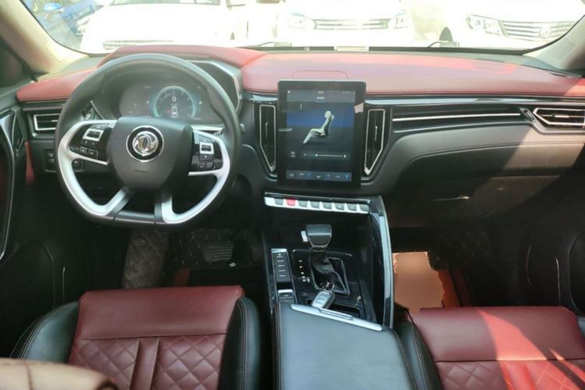 Used FORTHING T5L 2019 1.5T CVT Luxury 7-Seater Center Console