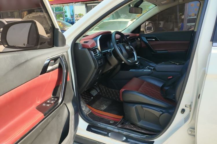 Used FORTHING T5L 2019 1.5T CVT Luxury 7-Seater Driver Seat