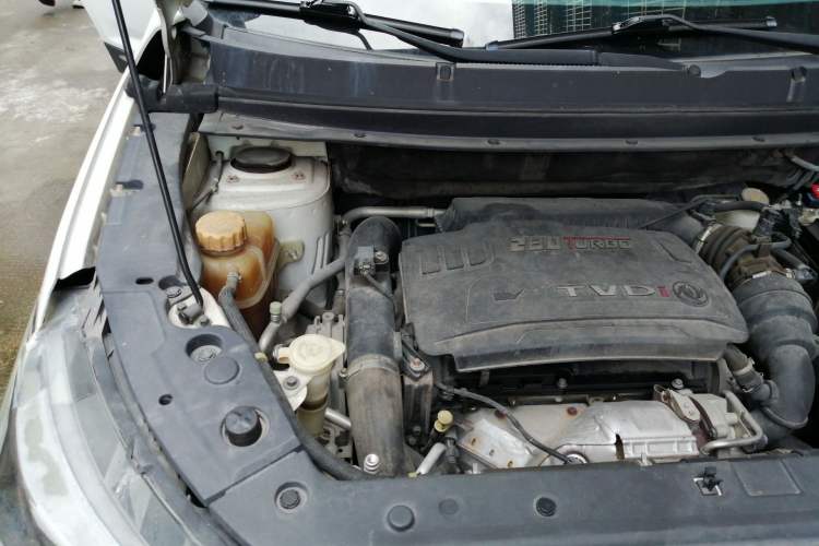 Used FORTHING T5L 2019 1.6TD DCT Luxury 7-Seater Engine Bay Right