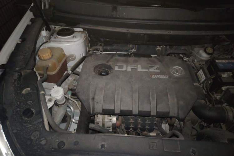 Used FORTHING T5L 2019 1.5T CVT Luxury 7-Seater Engine Bay Right