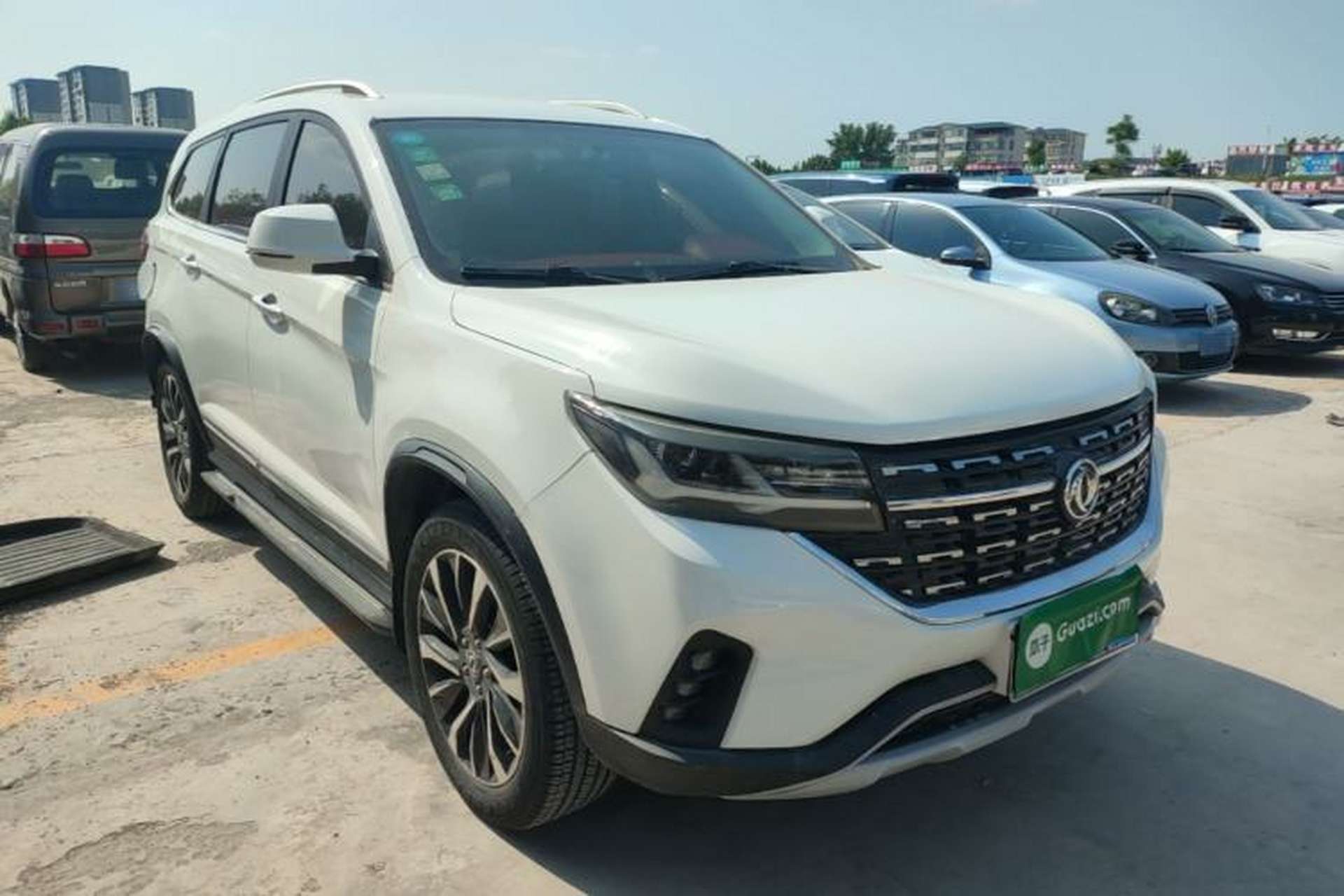 Used FORTHING T5L 2019 1.5T CVT Luxury 7-Seater Front Right 45 Deg