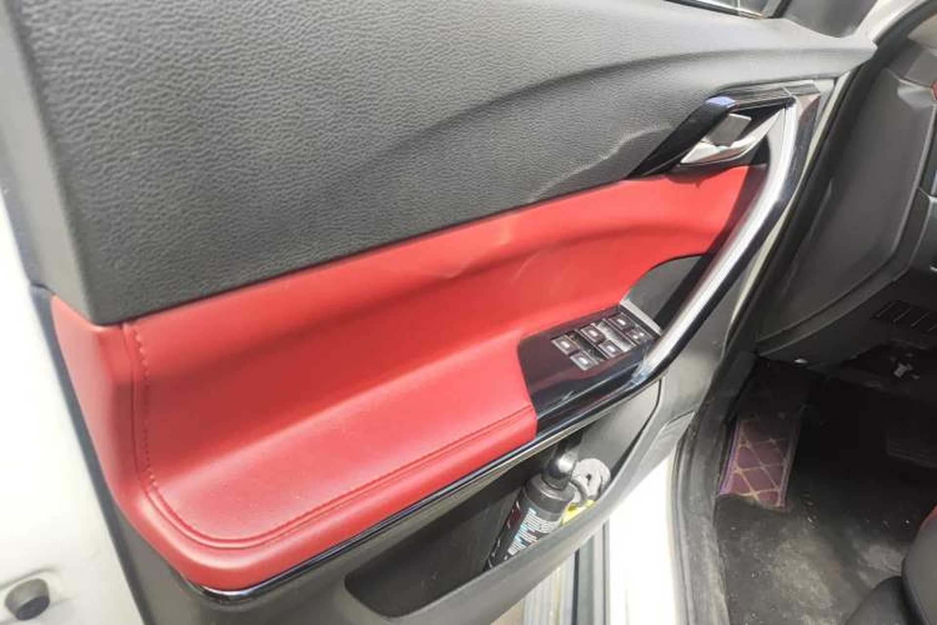 Used FORTHING T5L 2019 1.5T CVT Luxury Model 5 Seats Left Front Door Interior