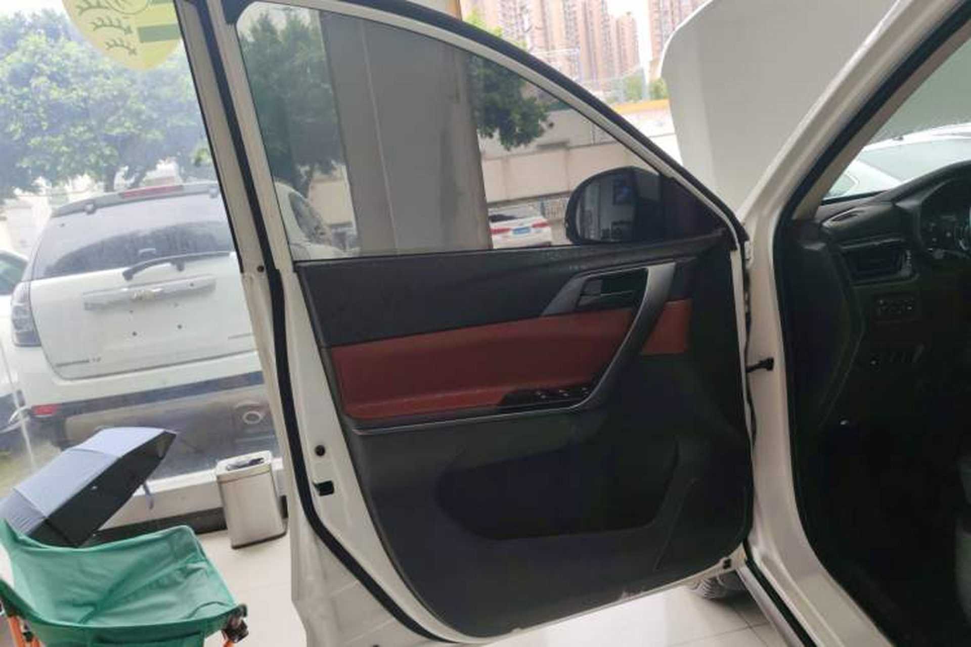 Used FORTHING T5L 2019 1.6TD DCT Luxury 7-Seater Left Front Door Interior