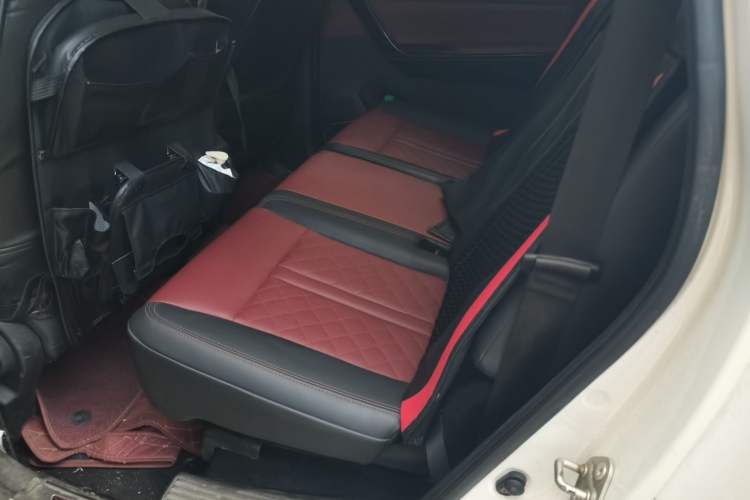 Used FORTHING T5L 2019 1.8T Manual Luxury 7-Seater Left Rear Seat