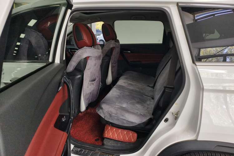 Used FORTHING T5L 2019 1.6TD DCT Luxury 7-Seater Left Rear Seat