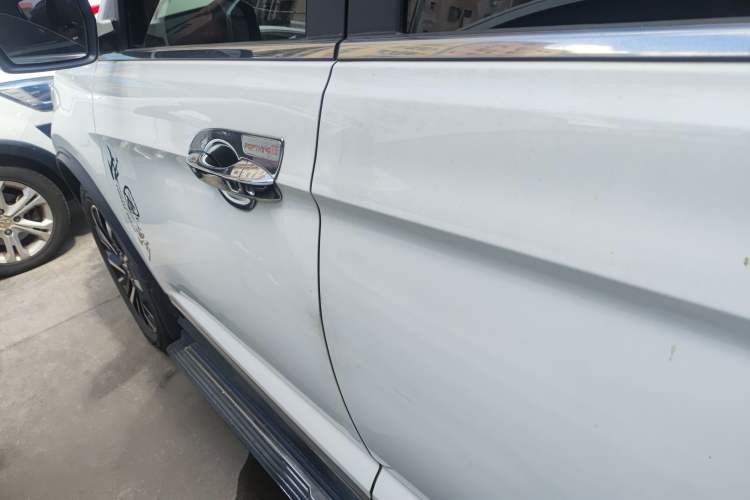 Used FORTHING T5L 2019 1.5T CVT Luxury Model 5 Seats Left Side