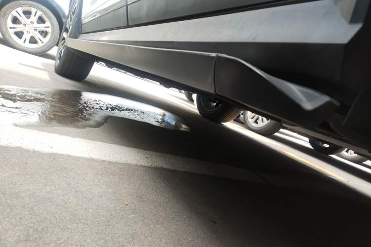 Used FORTHING T5L 2019 1.5T CVT Luxury Model 5 Seats Left Side Sill