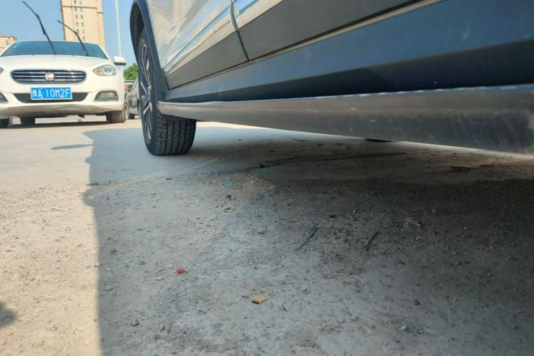 Used FORTHING T5L 2019 1.5T CVT Luxury 7-Seater Left Side Sill