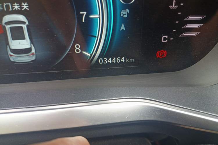 Used FORTHING T5L 2019 1.5T CVT Luxury 7-Seater Odometer Close Up