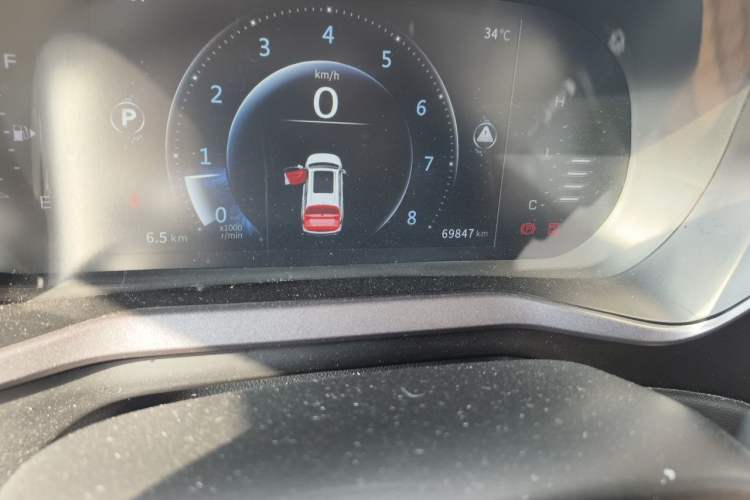 Used FORTHING T5L 2019 1.6TD DCT Luxury 7-Seater Odometer Close Up
