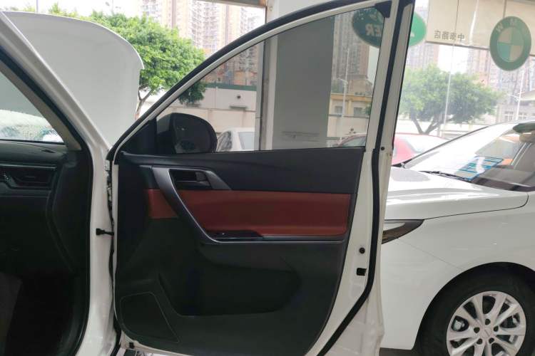 Used FORTHING T5L 2019 1.6TD DCT Luxury 7-Seater Right Front Door Interior