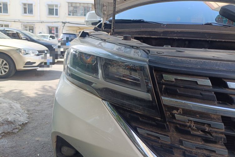 Used FORTHING T5L 2019 1.5T CVT Luxury Model 5 Seats Right Front Headlight