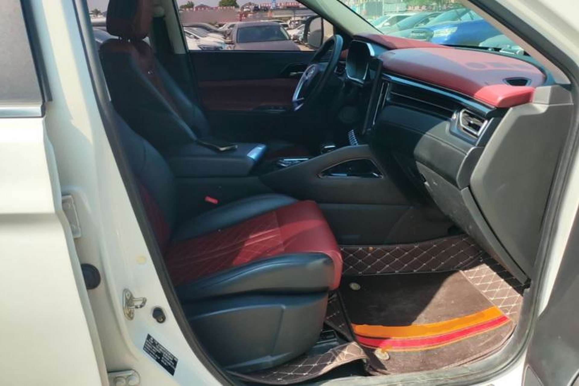 Used FORTHING T5L 2019 1.5T CVT Luxury 7-Seater Right Front Seat