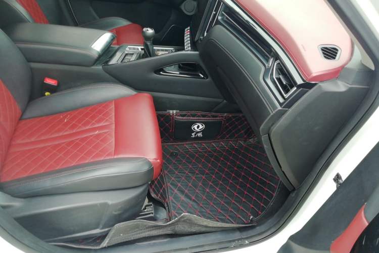 Used FORTHING T5L 2019 1.8T Manual Luxury 7-Seater Right Front Seat