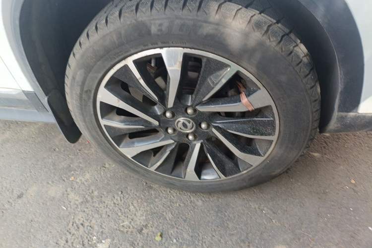 Used FORTHING T5L 2019 1.5T CVT Luxury Model 5 Seats Right Front Wheel Hub