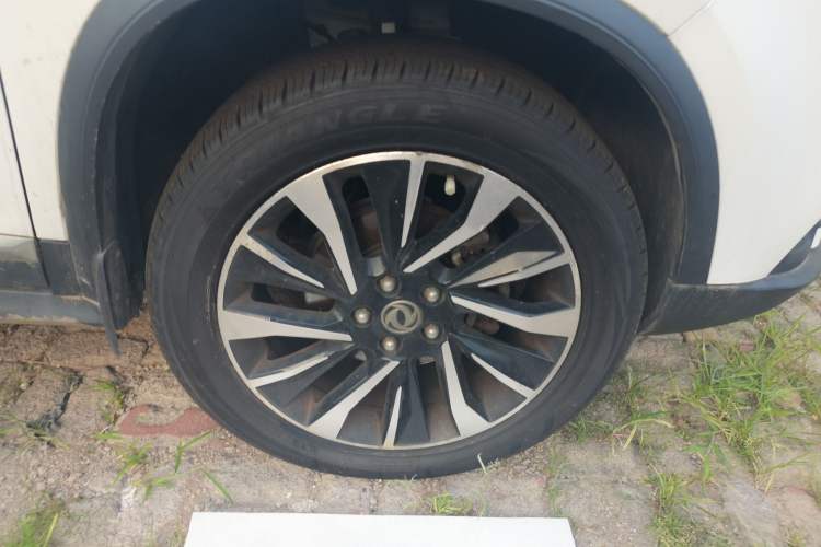 Used FORTHING T5L 2019 1.8T Manual Luxury 7-Seater Right Front Wheel Hub