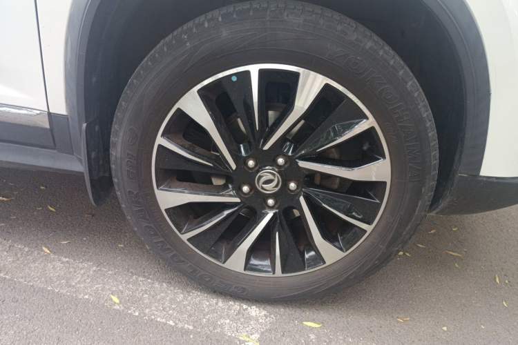 Used FORTHING T5L 2019 1.5T CVT Luxury 7-Seater Right Front Wheel Hub